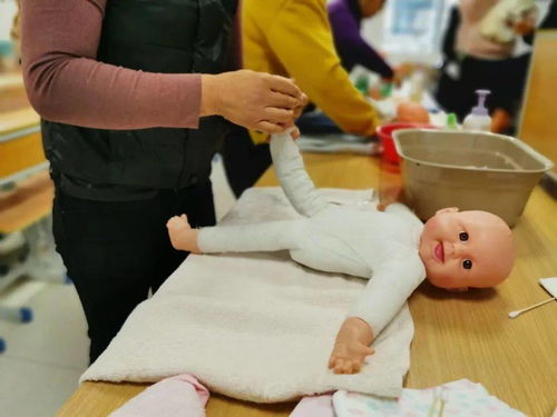 臨海市人力社保局舉辦育嬰師培訓(xùn)班 助推行業(yè)扶貧，提升母嬰生活護(hù)理水平